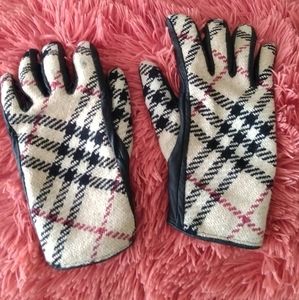 Burberry Check Gloves Wool & Cashmere
